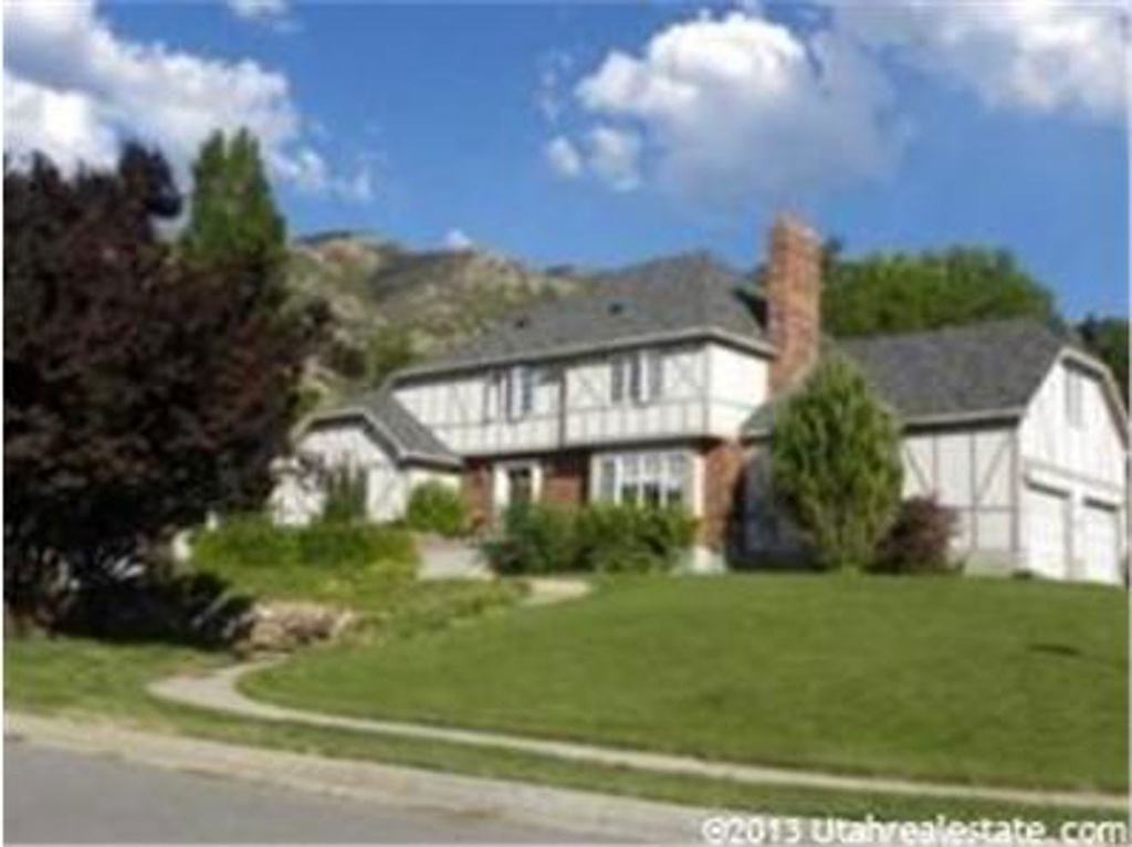 225 Stonehenge Dr E, Providence, UT 84332