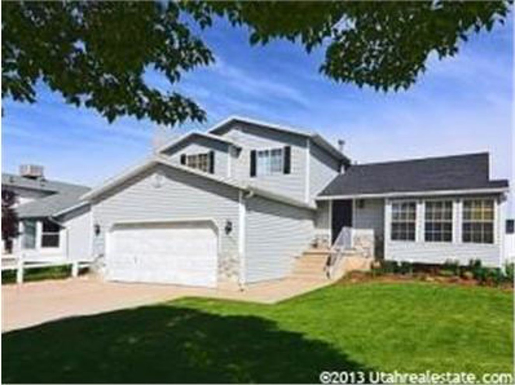 1093 E Meadow Way S, Layton, UT 84041