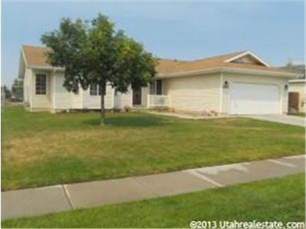 4276 W 5250 S, Roy, UT 84067