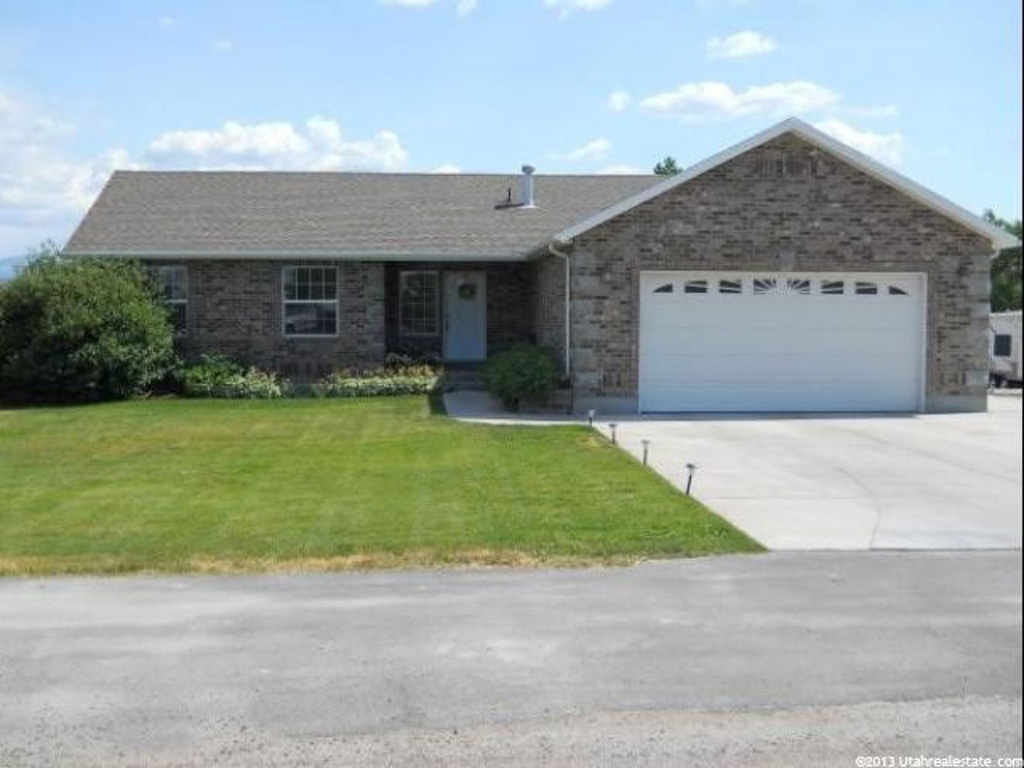 450 E 50 North N, Moroni, UT 84646