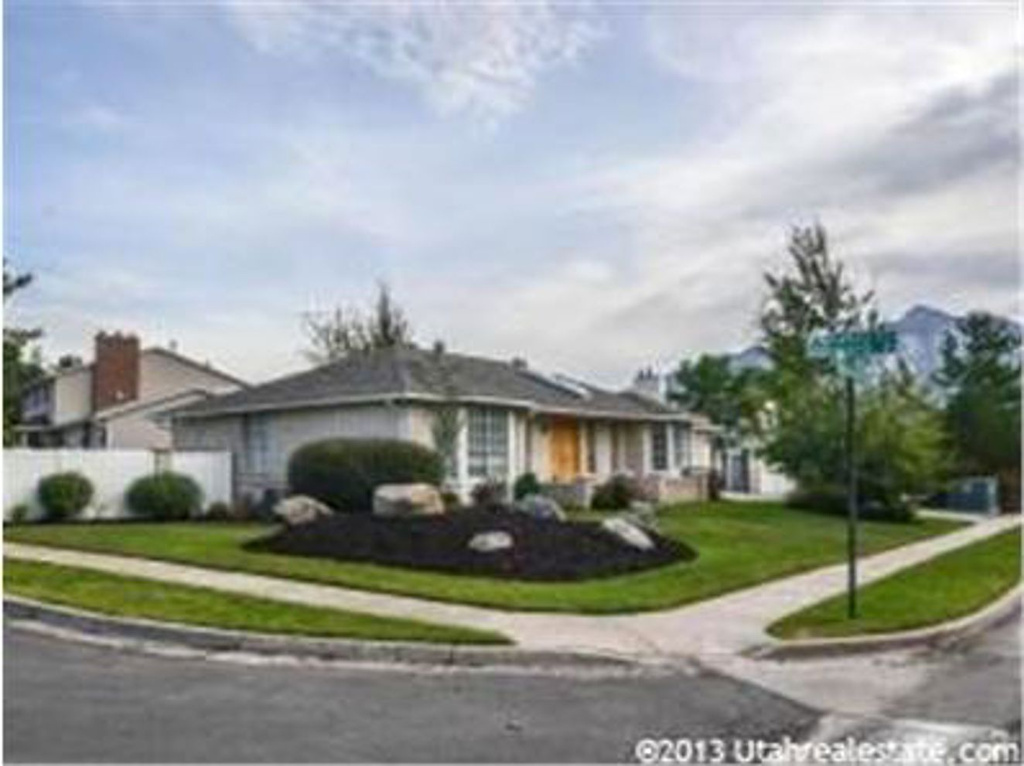 1611 E Hidden Valley Rd, Sandy, UT 84092