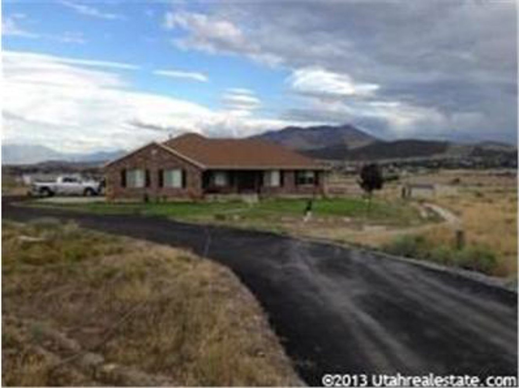 3152 E Cedar Pass Rd, Eagle Mountain, UT 84005
