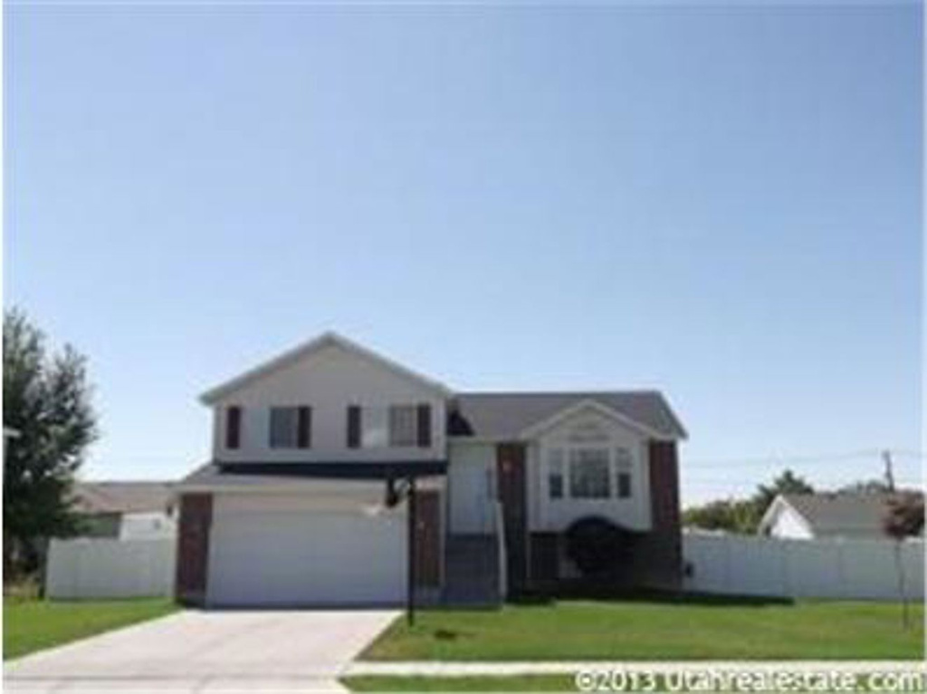 1983 N 1450 W, Clinton, UT 84015