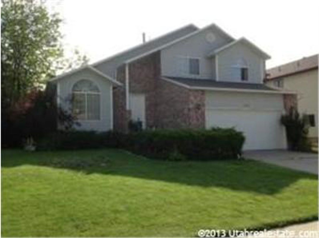 4928 S 2925 W, Roy, UT 84067