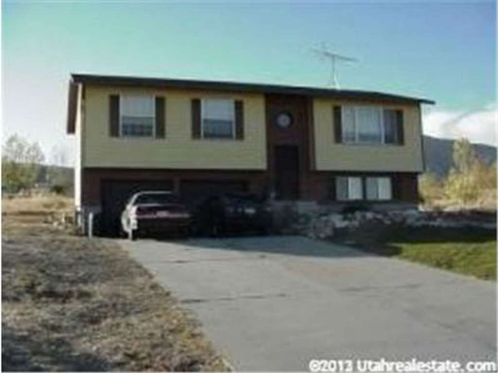 11029 N Wallace Ln W, Thatcher, UT 84337