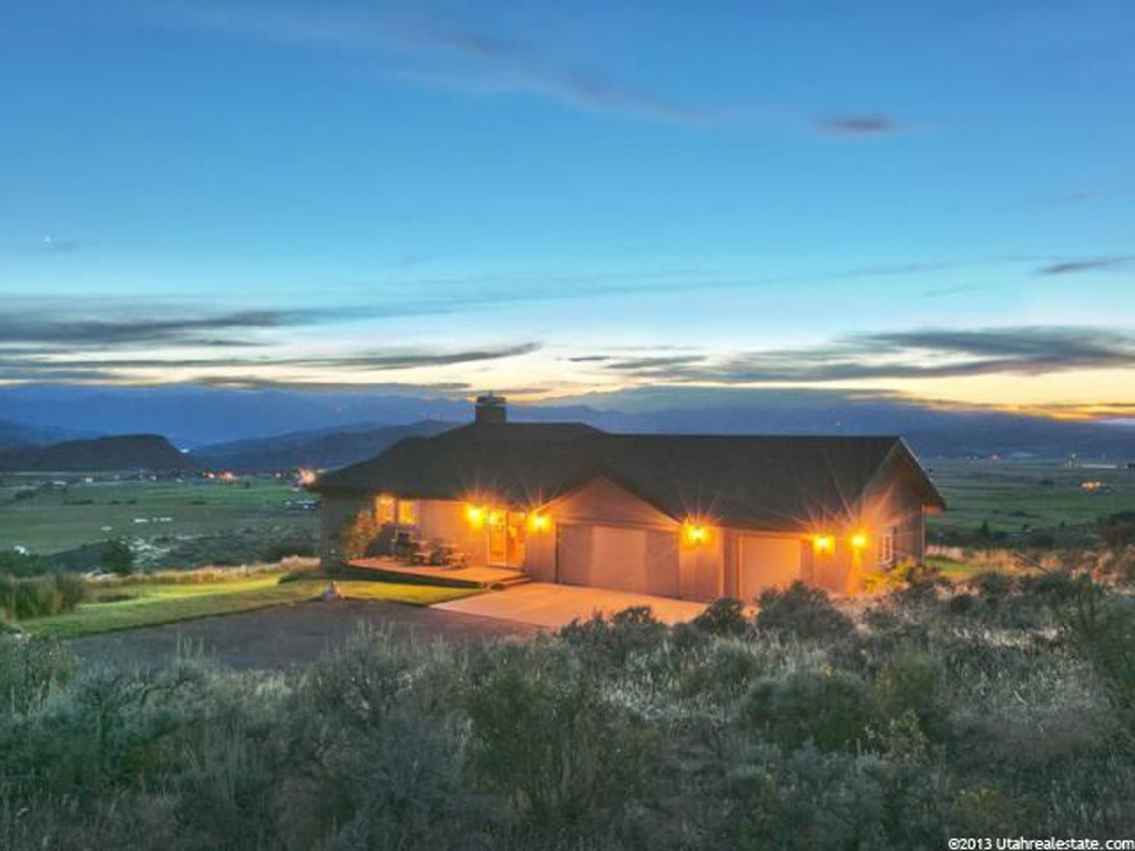 1150 E Bluffs Dr, Woodland, UT 84036