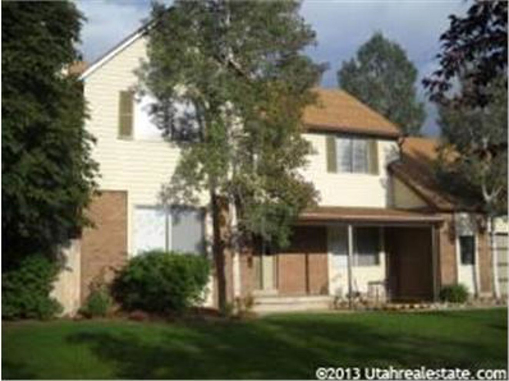 9329 Peruvian Dr, Sandy, UT 84093