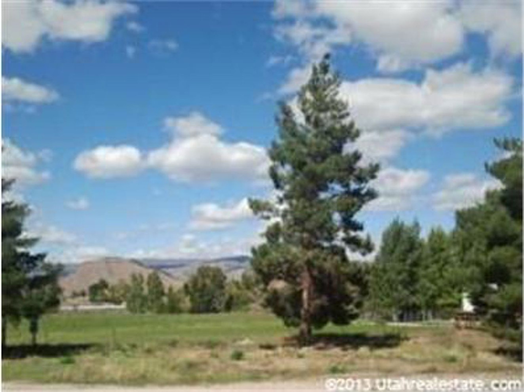 145 E Main St N, Henefer, UT 84033