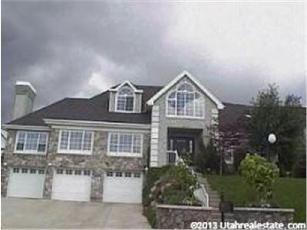 3701 S Monterey Cir, Bountiful, UT 84010