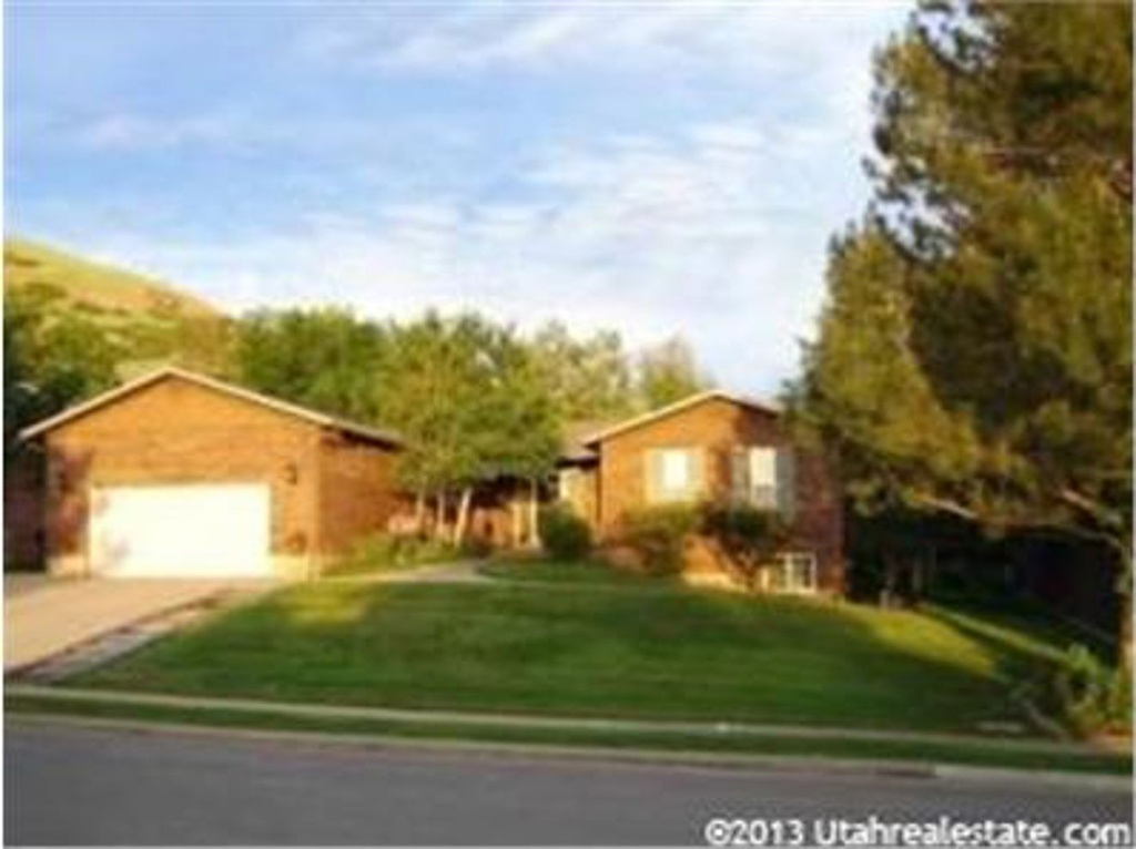 632 E 900 S, Centerville, UT 84014