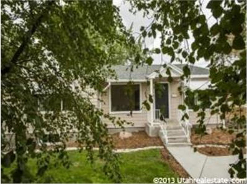 2114 W 6000 S, Roy, UT 84067