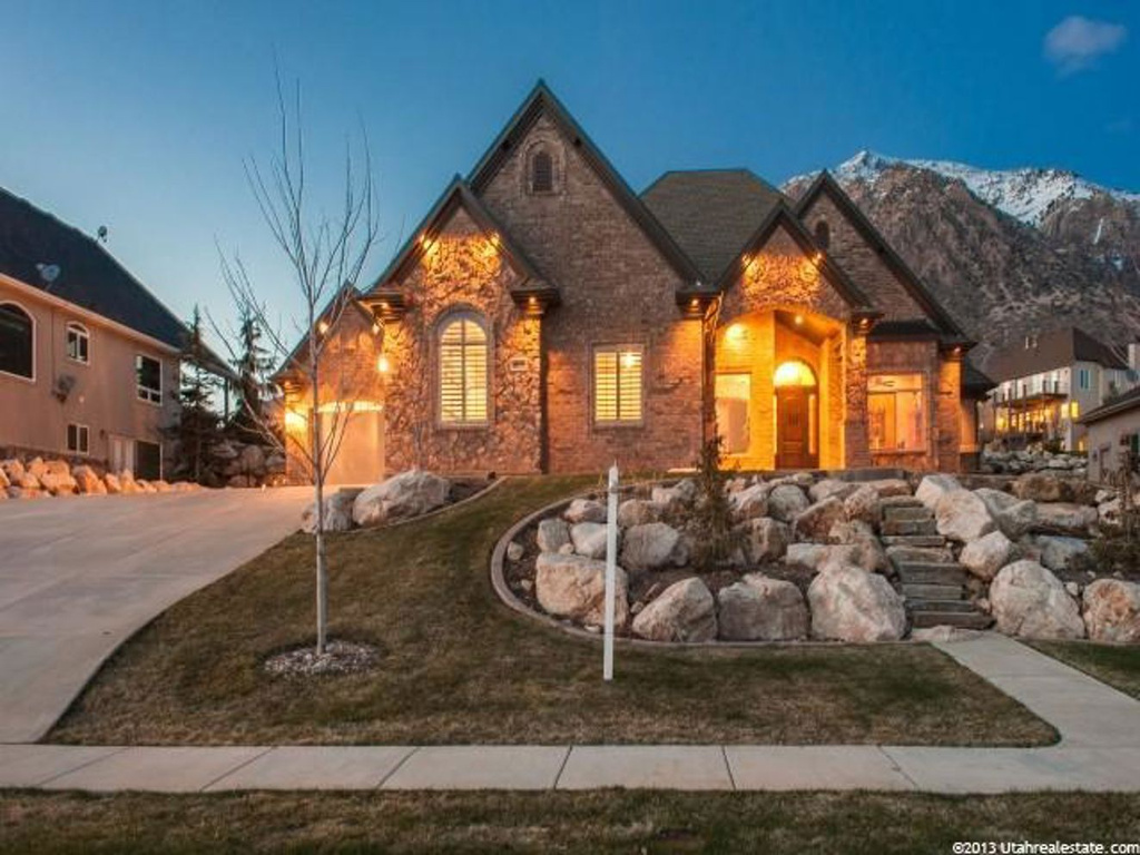 156 W 4100 N, Pleasant View, UT 84414