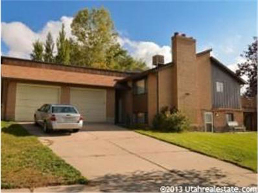 3306 N Fairfield Rd E, Layton, UT 84041