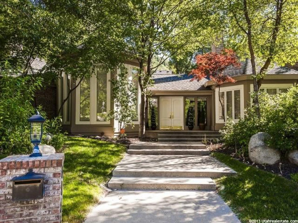 3986 E Alpine Valle Cirlce Cir, Sandy, UT 84092