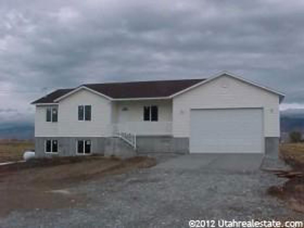 1056 S 400 E, Trenton, UT 84338