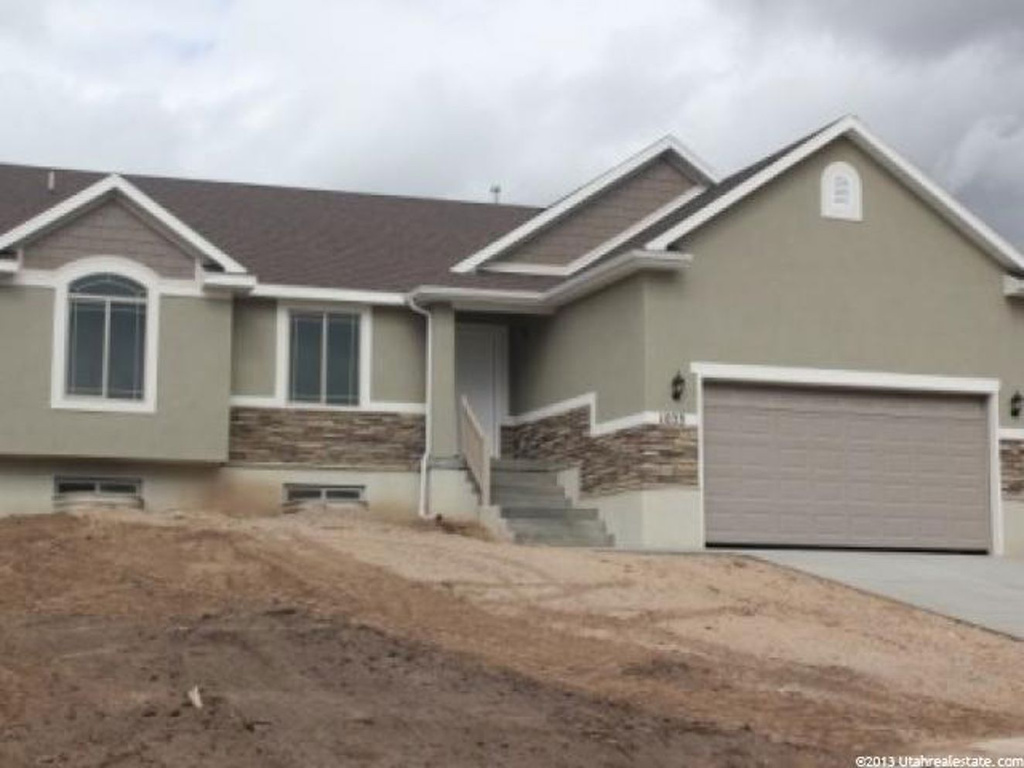 1033 E Mountain Shadow N, Layton, UT 84040