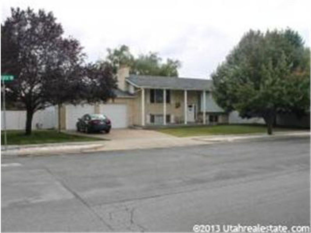 711 W 1200 N, Clinton, UT 84015
