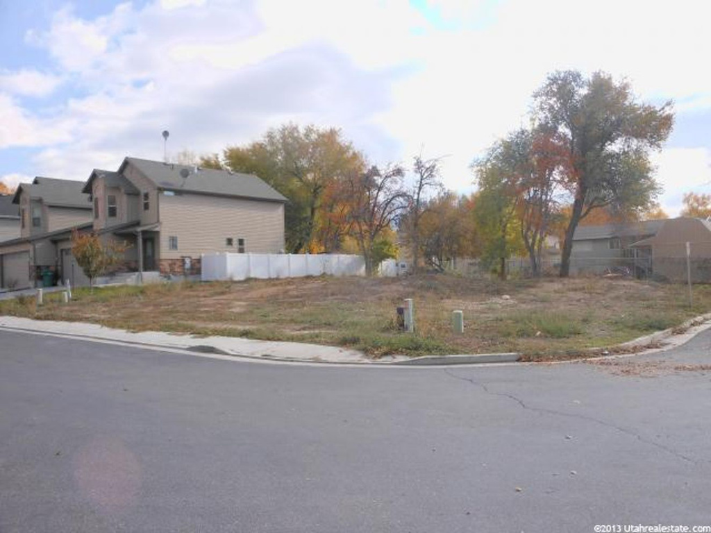 827 E Quinn Ct S, Ogden, UT 84404