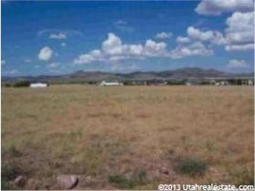 1 N N Enterprise E, Enterprise, UT 84725