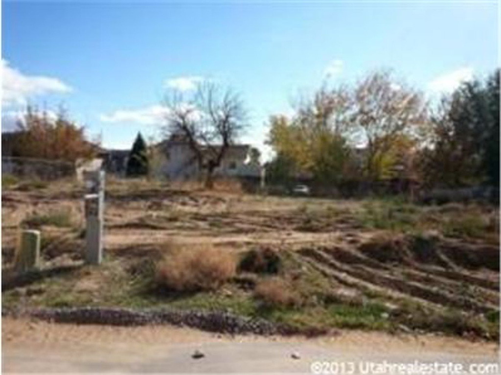 614 N 1500 W, Clinton, UT 84015
