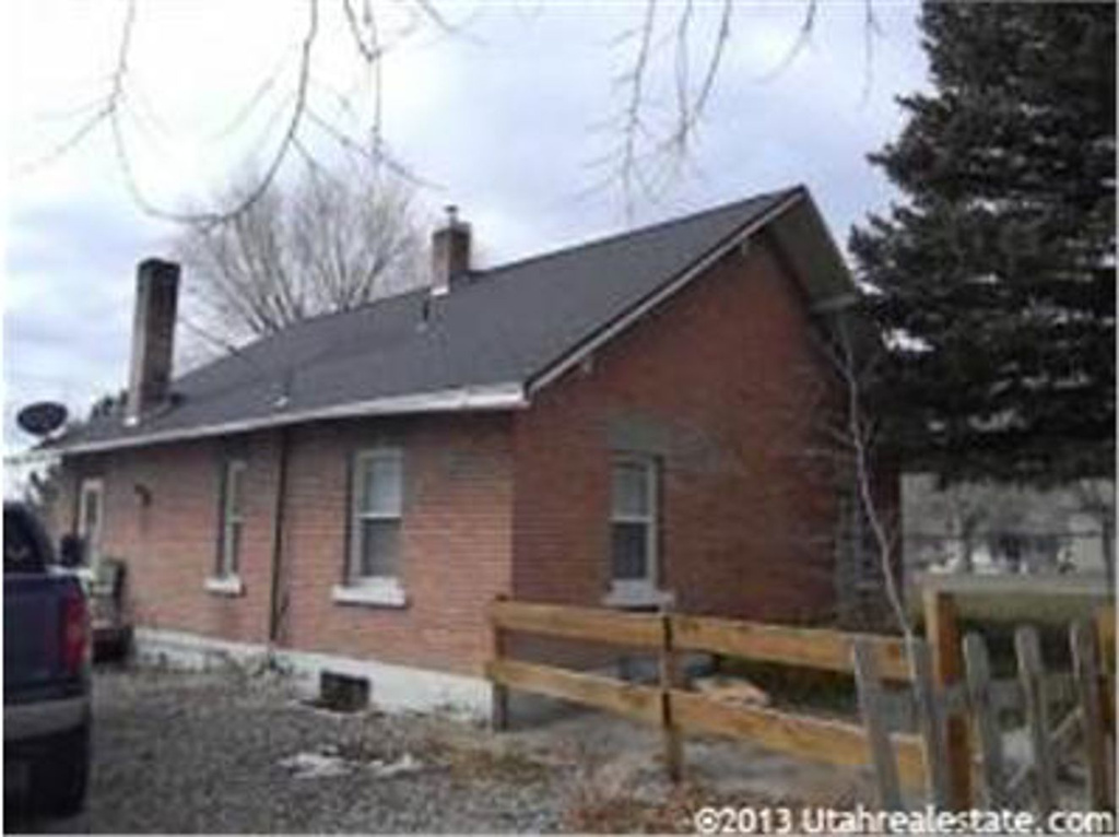 184 N 100 E, Moroni, UT 84646