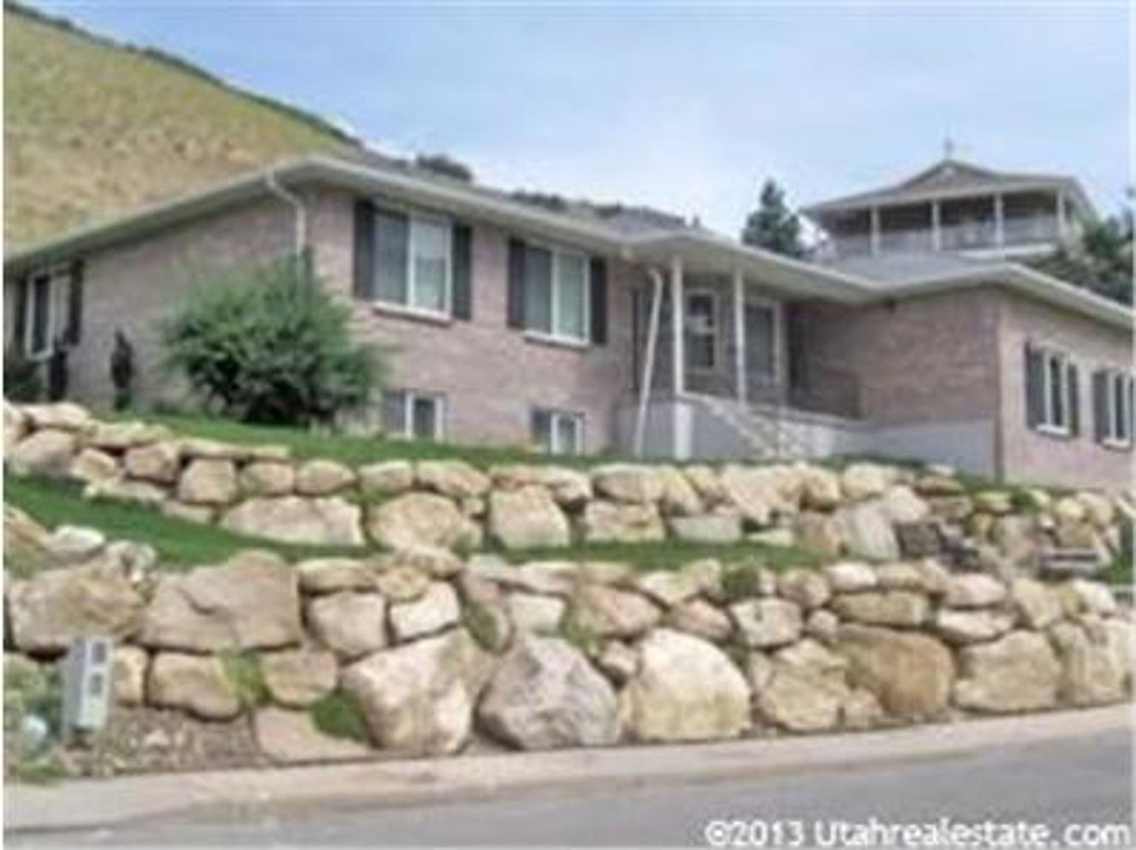 997 E Canyon Crk, Bountiful, UT 84010