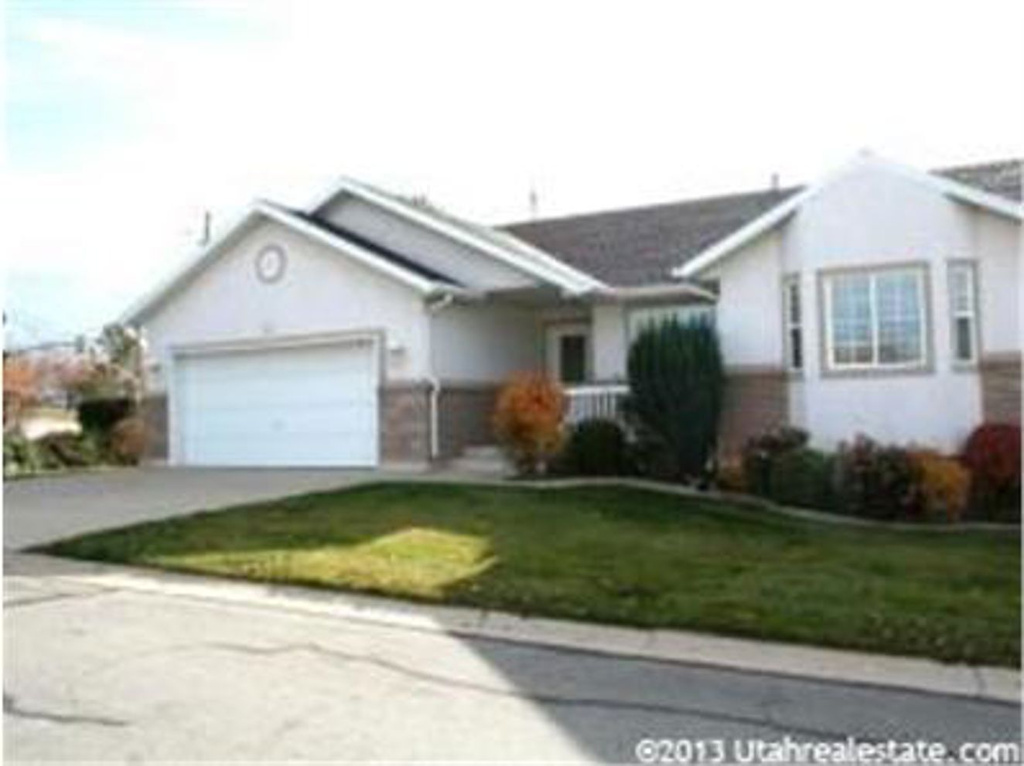 144 E Belmore Dr, Kaysville, UT 84037