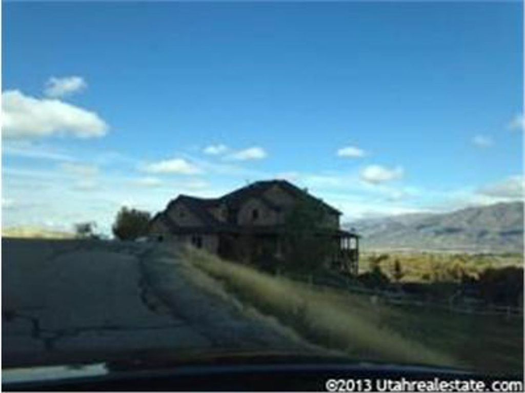 8237 S Paradise West Dr, Paradise, UT 84328
