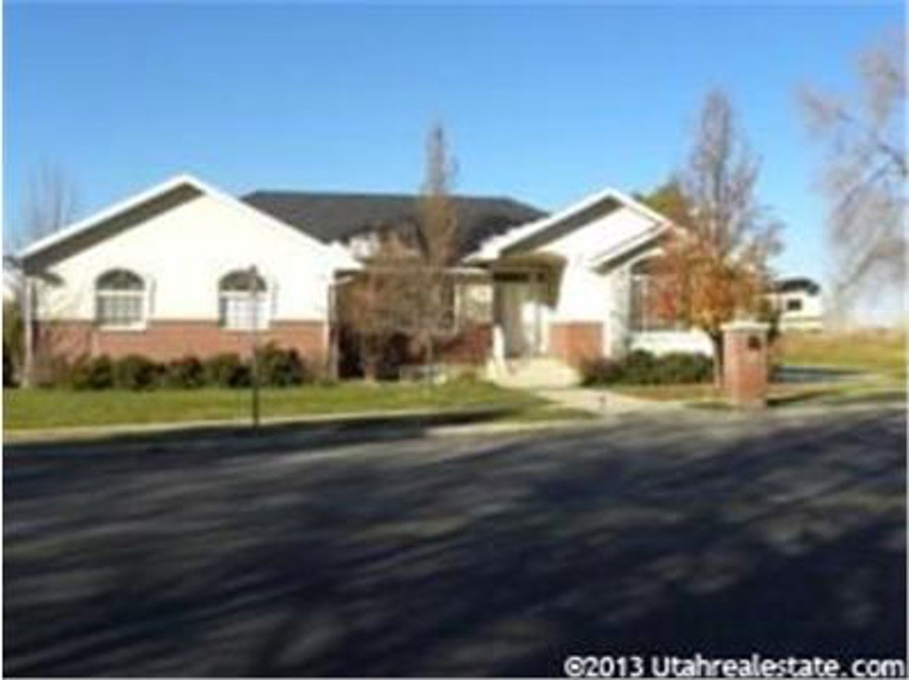 155 S 1000 E, River Heights, UT 84321