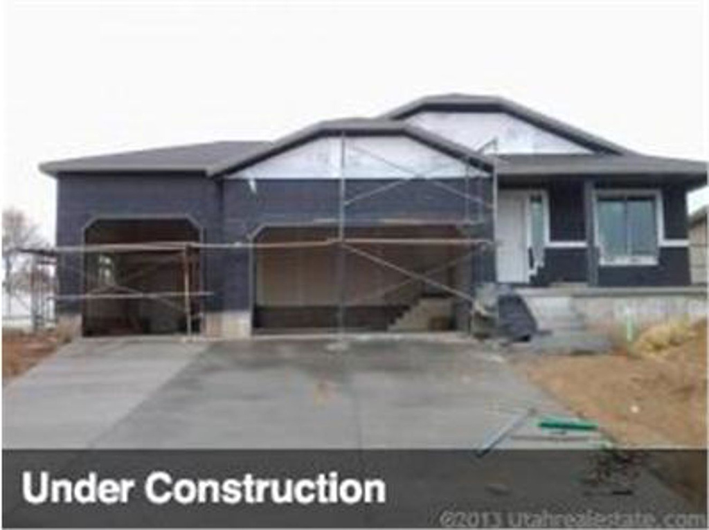 1557 E 925 S, Clearfield, UT 84015
