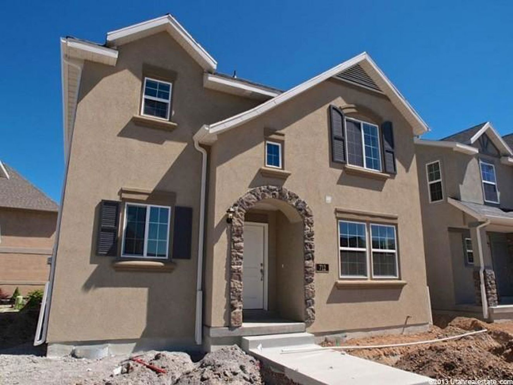 712 W Chase Ln, Centerville, UT 84014