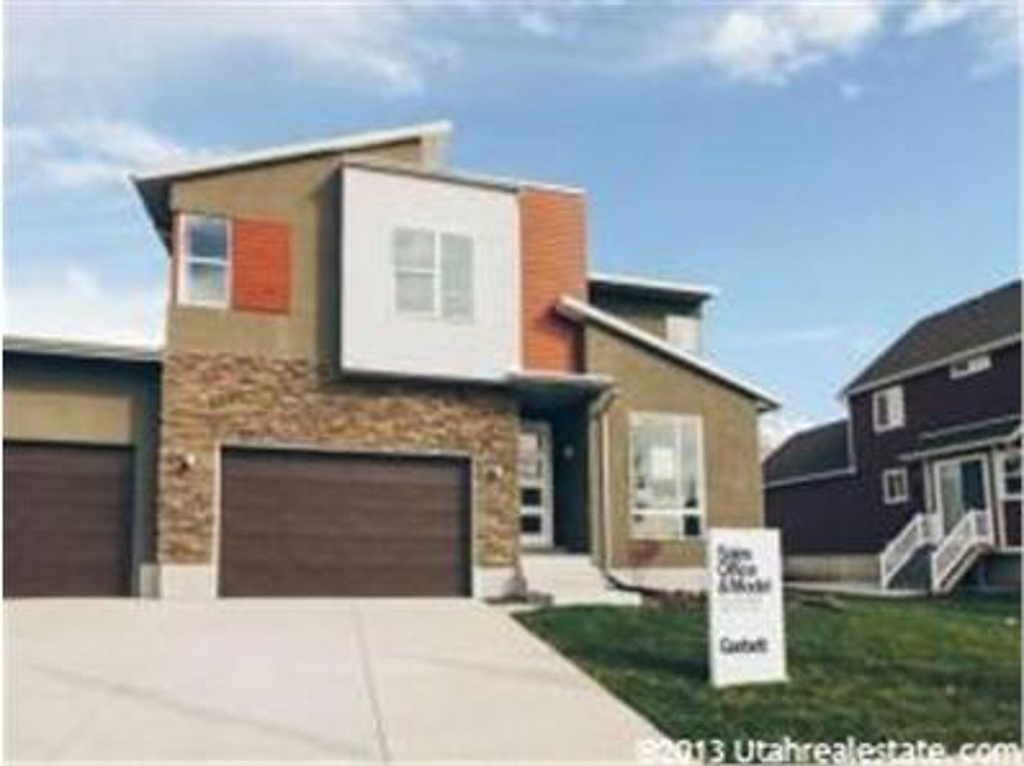 315 S 1325 E #106, Layton, UT 84041