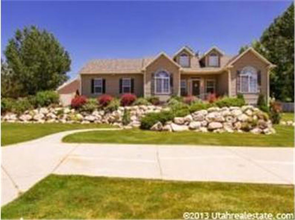 1835 S Bluff Rd, Syracuse, UT 84075