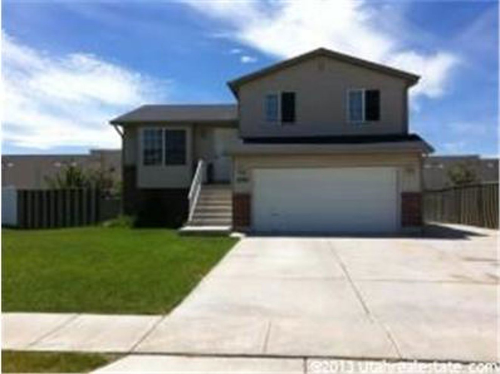 2003 N 1720 W, Clinton, UT 84015