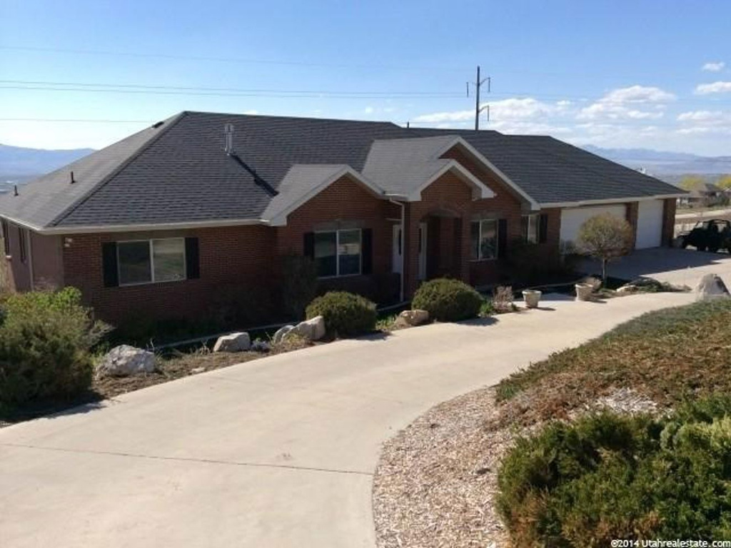 2745 N Juniper Cir E, North Logan, UT 84341
