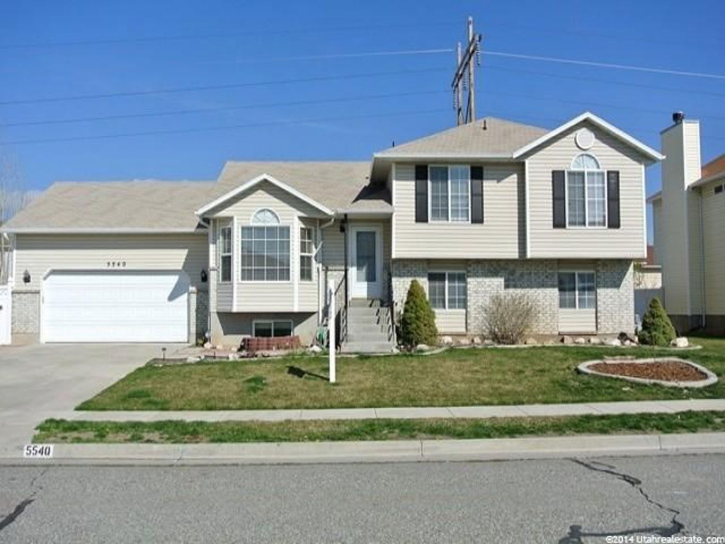 5540 S 3200 W, Roy, UT 84067