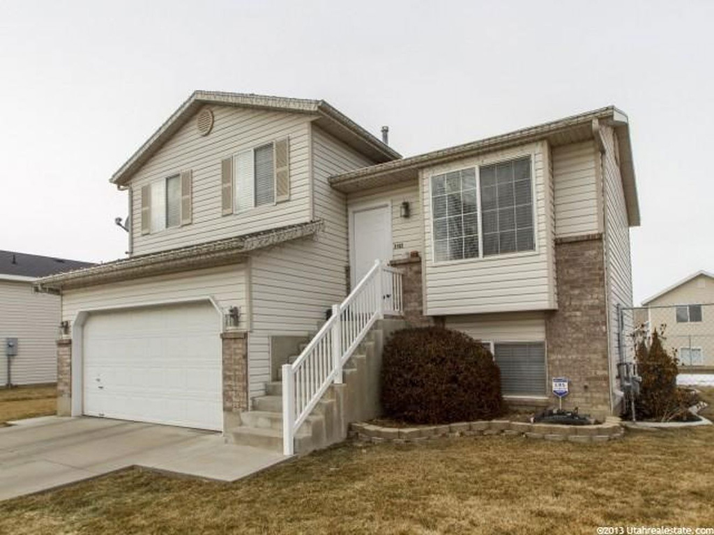 2182 W 2120 N, Clinton, UT 84015