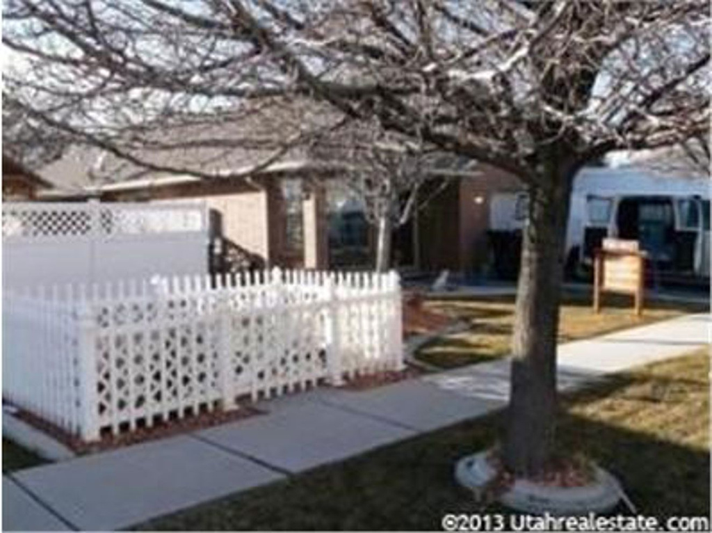 1717 N 950 W, Clinton, UT 84015