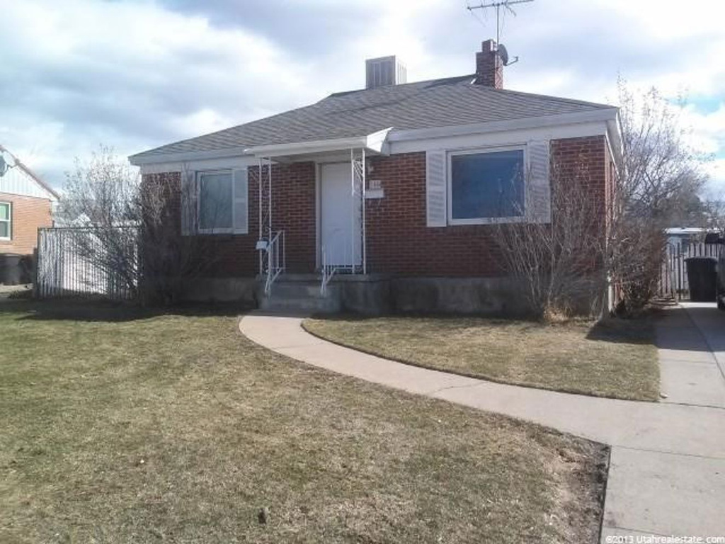 169 E Ross Dr, Clearfield, UT 84015