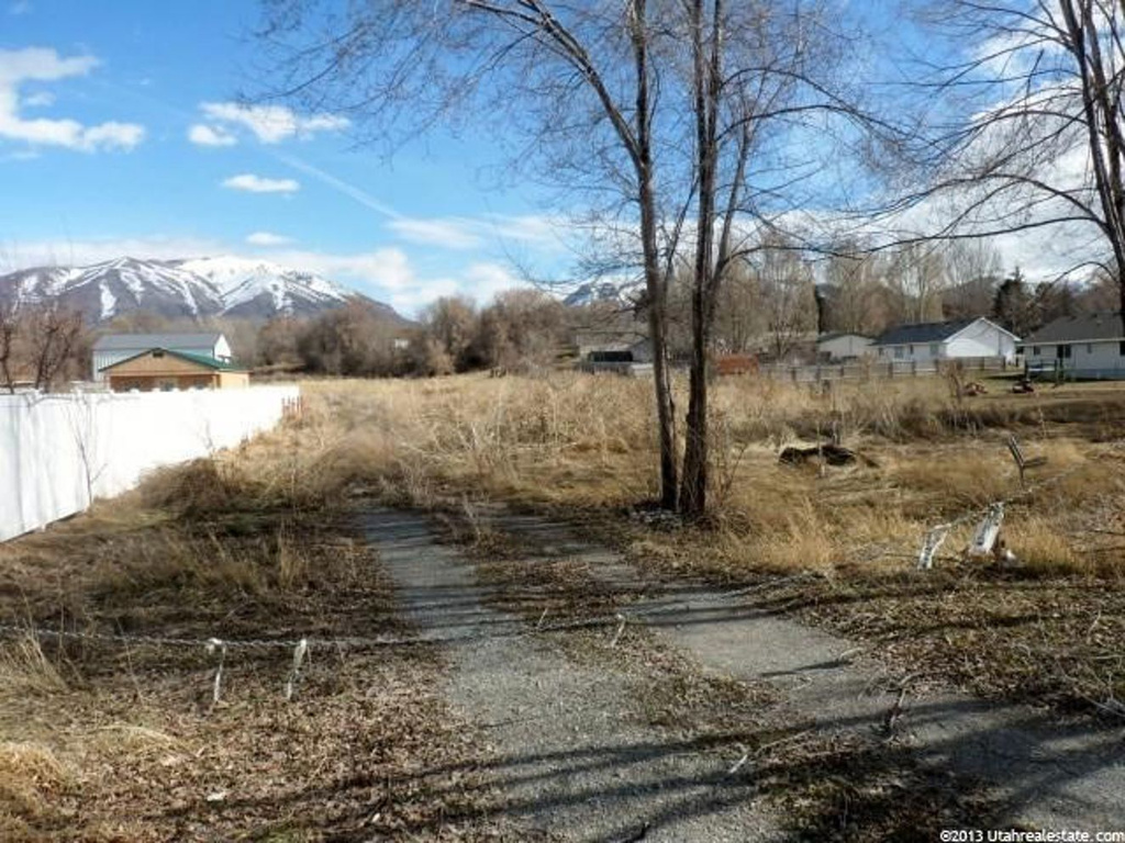 185 S 400 W, Hyrum, UT 84319