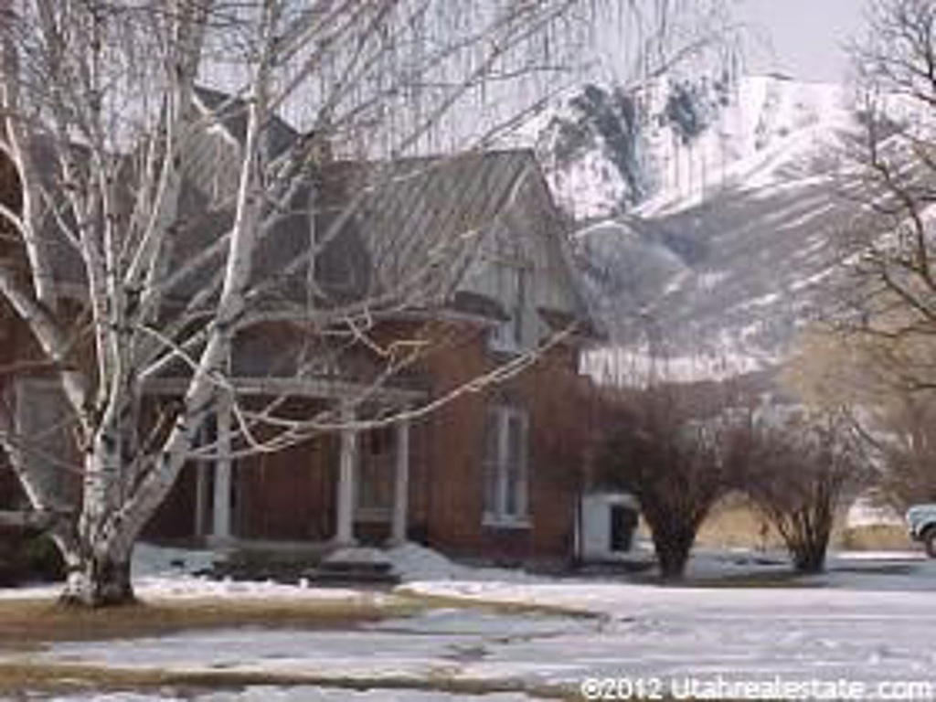 121 S 100 W, Wellsville, UT 84339