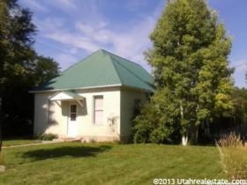 70 S 200 E, Monroe, UT 84754