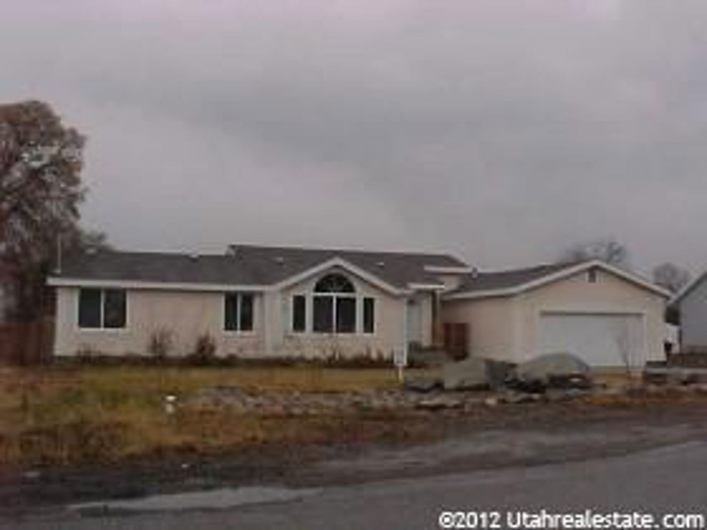 342 N 200 W, Hyrum, UT 84319