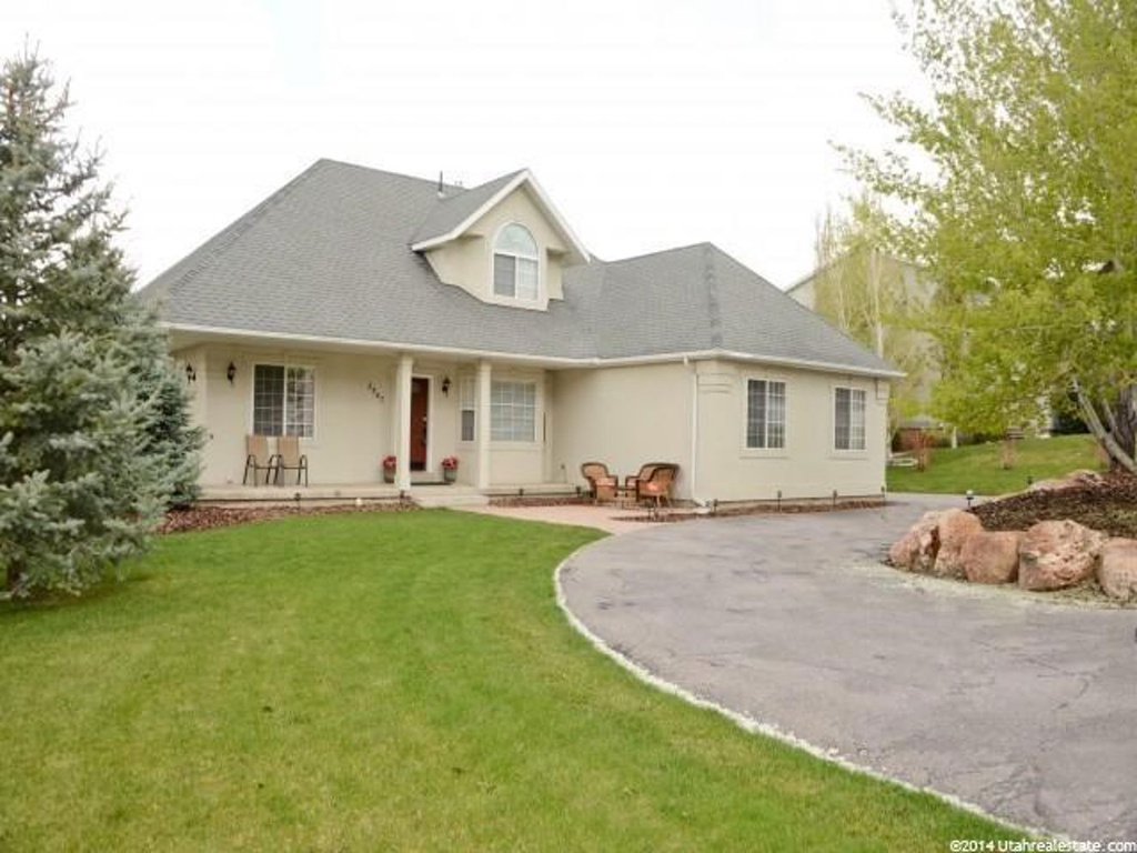 2847 View Crest Cir, North Logan, UT 84341
