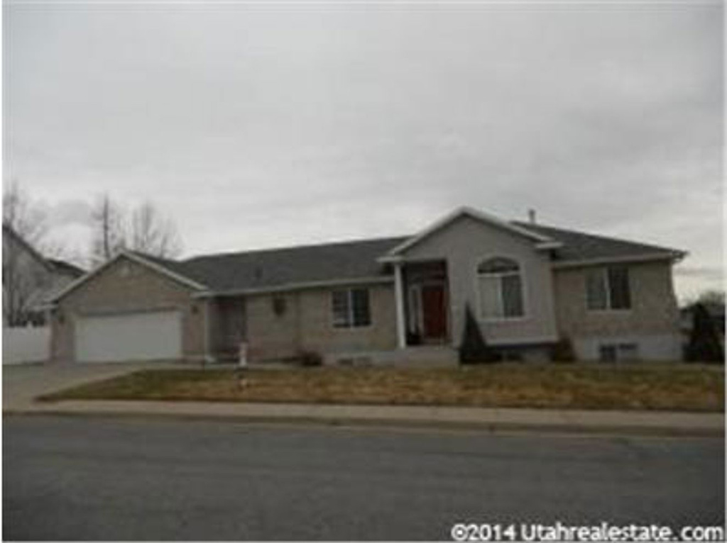 1108 E 575 N, Layton, UT 84040