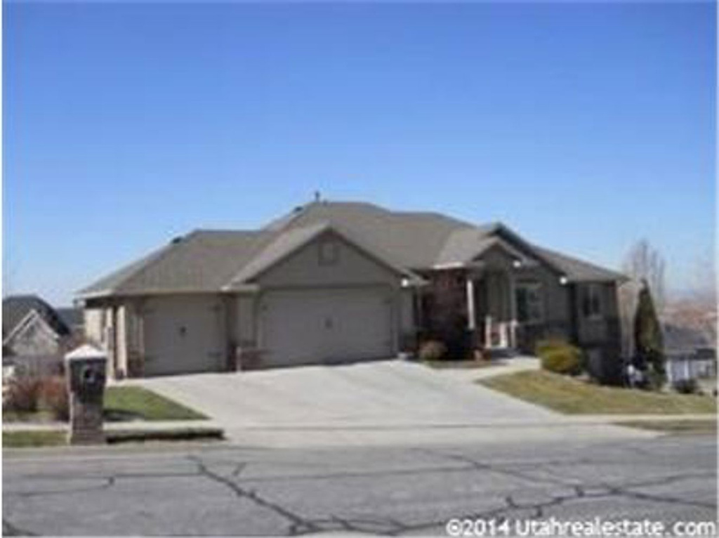 2147 N Rock Manor Dr E, Centerville, UT 84014