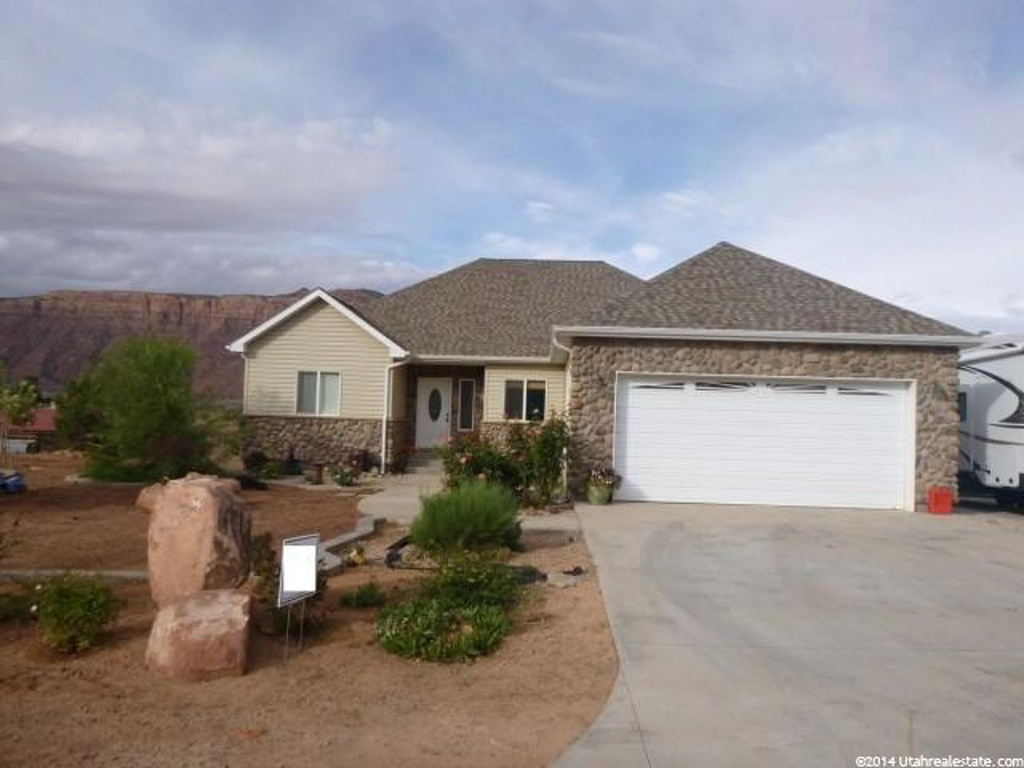 98 E Mount Peale, Moab, UT 84532