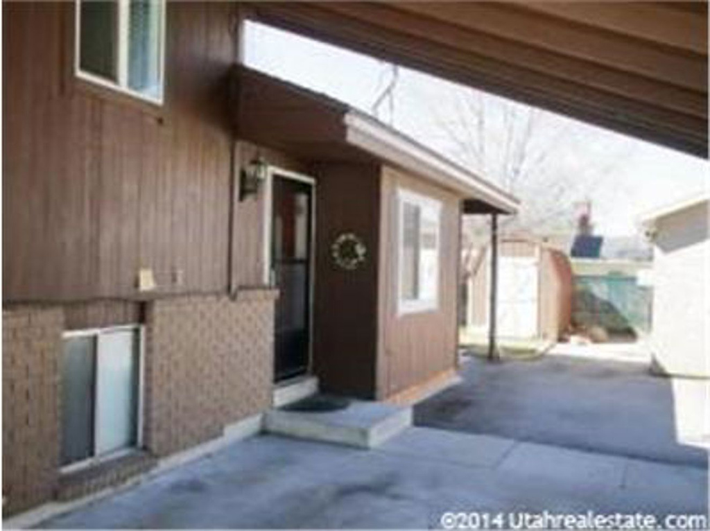 10166 S Mount View Dr E, Sandy, UT 84070