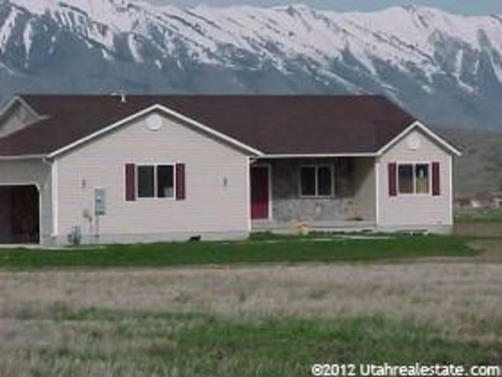 123 W 7400 S, Hyrum, UT 84319