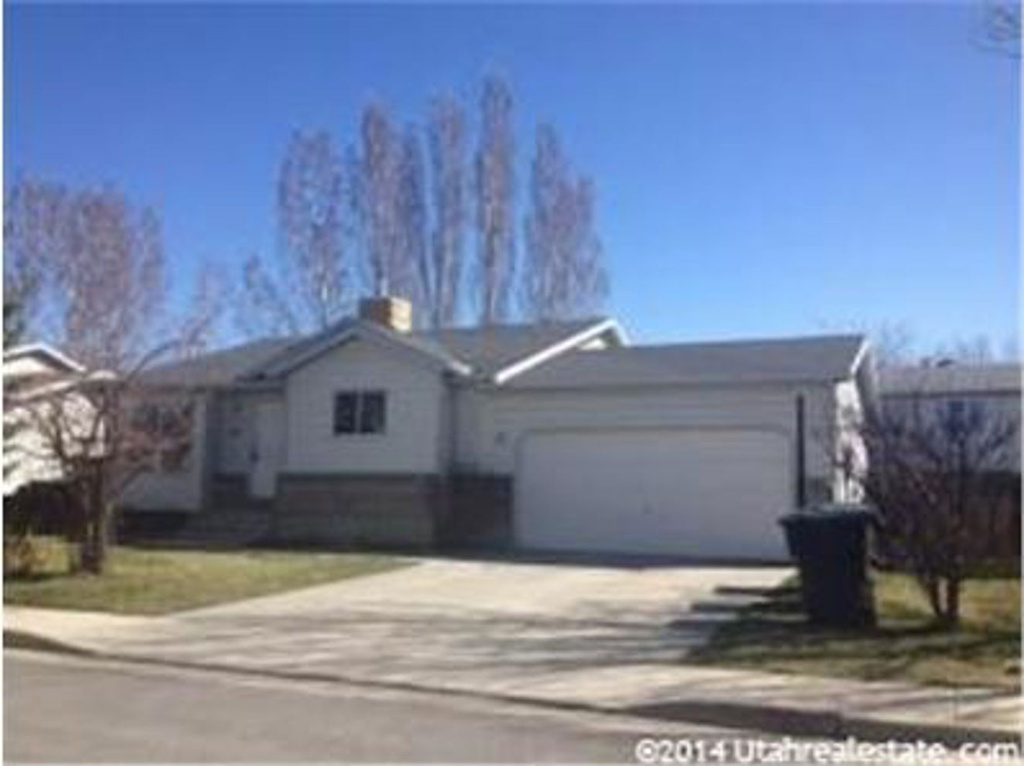 5661 Magic Dr, Murray, UT 84107